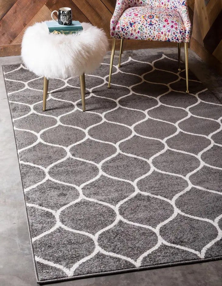 Geometric Rounded Trellis Frieze Rug (Large Rectangular)